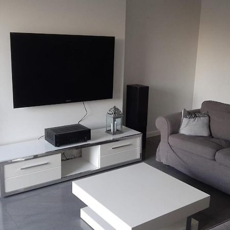 Dom Dabrowka Poznan Apartment Paledzie Bagian luar foto