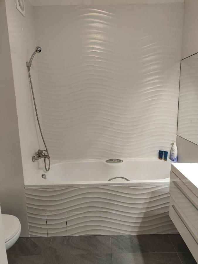 Dom Dabrowka Poznan Apartment Paledzie Bagian luar foto
